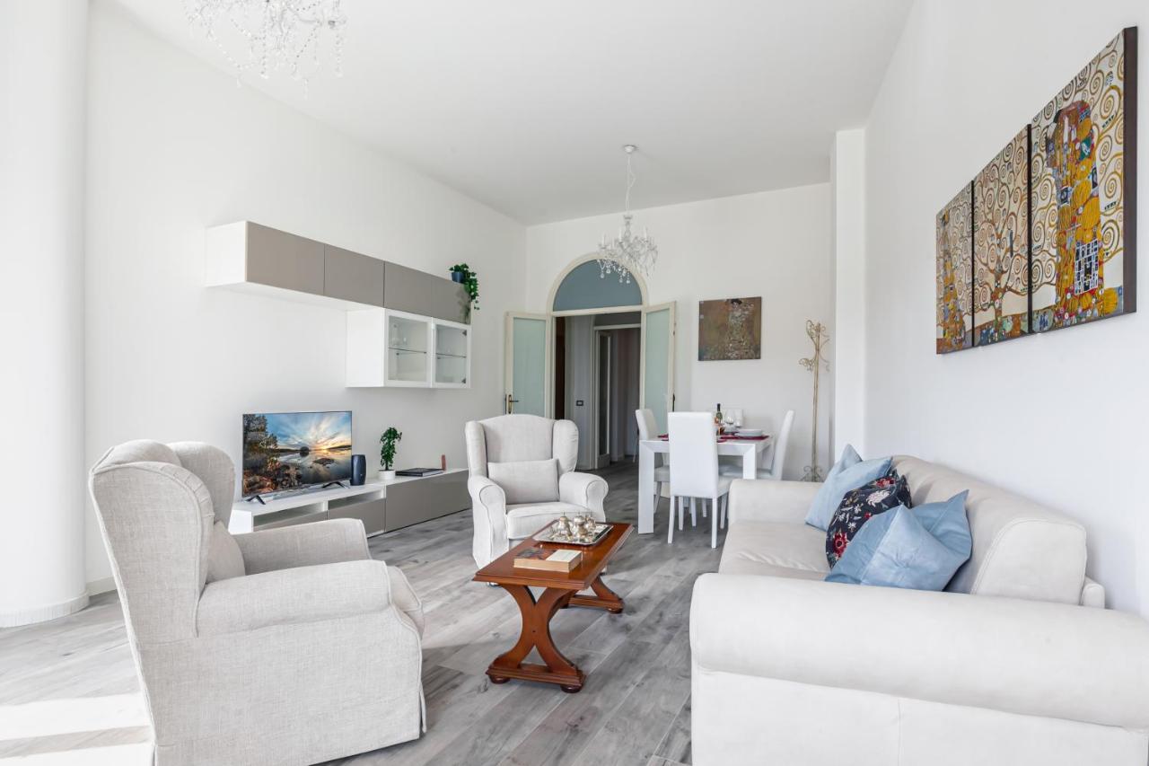 Lungarno Elegant Apartment With Panoramic Balcony 比萨 外观 照片